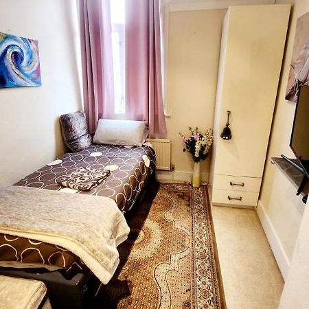 Monalisa Single Room Near Edgware Station Exterior photo