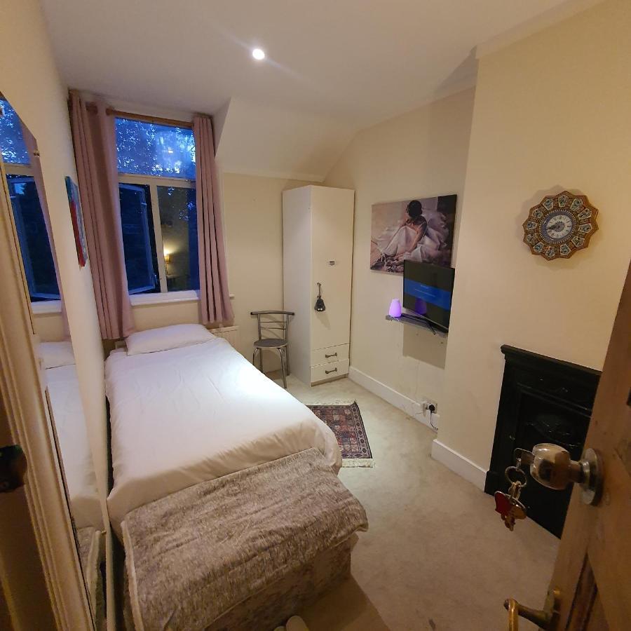 Monalisa Single Room Near Edgware Station Exterior photo